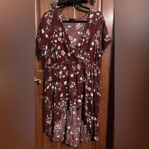 Torrid Gauzy Burgandy‎ Floral Blouse with High Low Hem Womens Size 3X